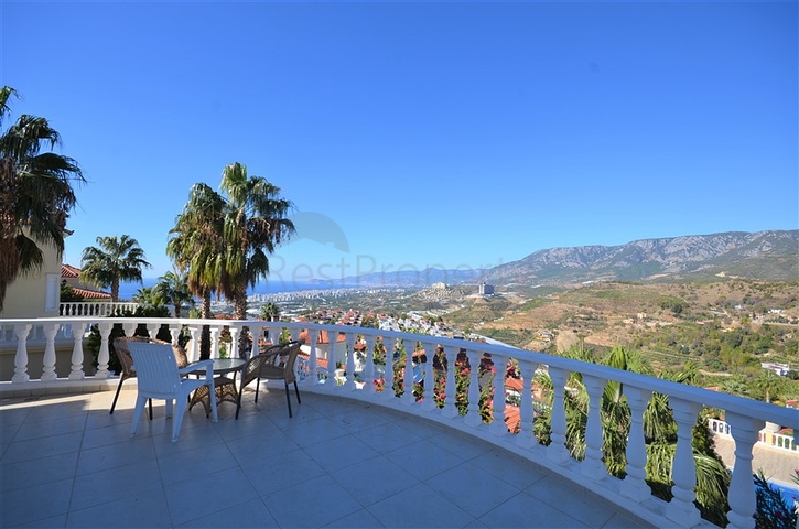 اطلالة بحر -فيلا مستقلة مع مسبح خاص -3 غرف وصالة -في كارجيجاك / الانيا 