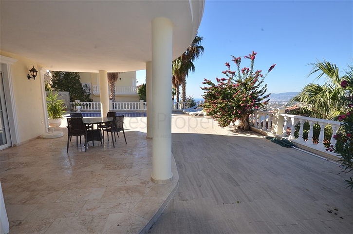 اطلالة بحر -فيلا مستقلة مع مسبح خاص -3 غرف وصالة -في كارجيجاك / الانيا 