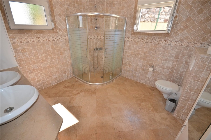 اطلالة بحر -فيلا مستقلة مع مسبح خاص -3 غرف وصالة -في كارجيجاك / الانيا 