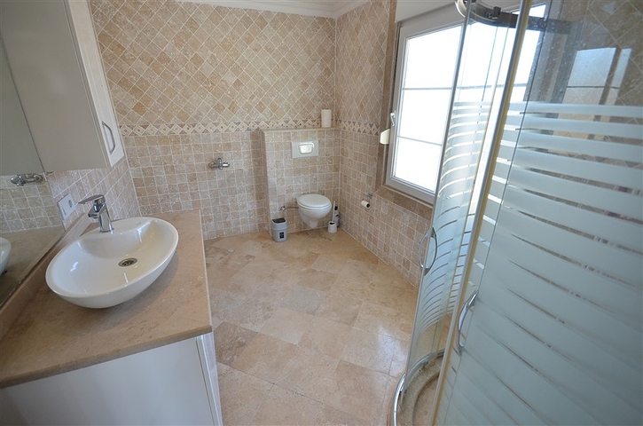 اطلالة بحر -فيلا مستقلة مع مسبح خاص -3 غرف وصالة -في كارجيجاك / الانيا 