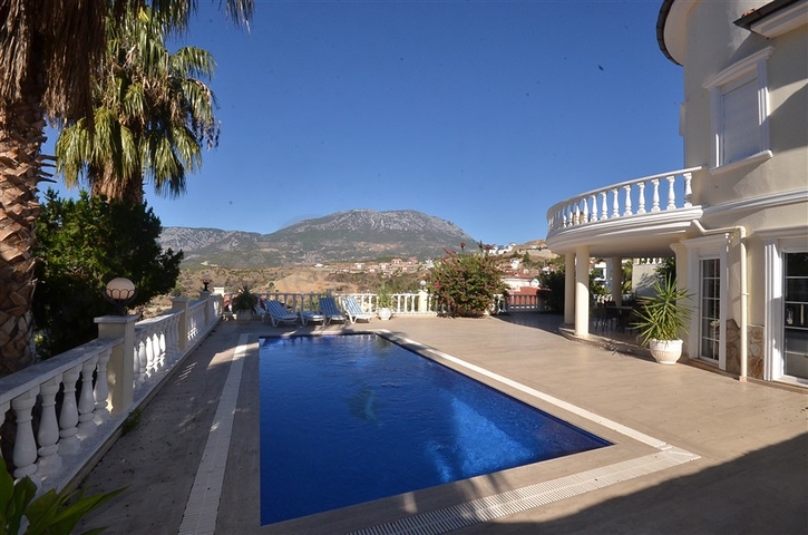 اطلالة بحر -فيلا مستقلة مع مسبح خاص -3 غرف وصالة -في كارجيجاك / الانيا 