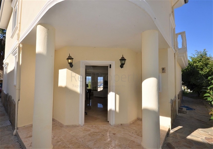 اطلالة بحر -فيلا مستقلة مع مسبح خاص -3 غرف وصالة -في كارجيجاك / الانيا 