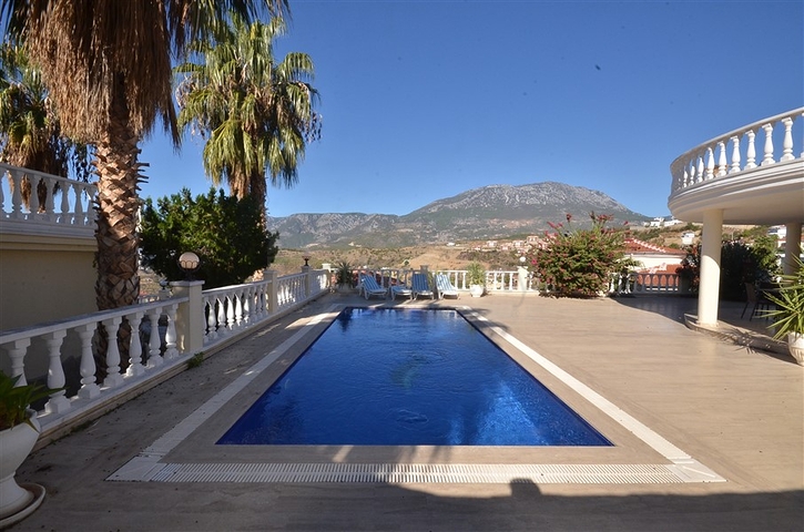 اطلالة بحر -فيلا مستقلة مع مسبح خاص -3 غرف وصالة -في كارجيجاك / الانيا 