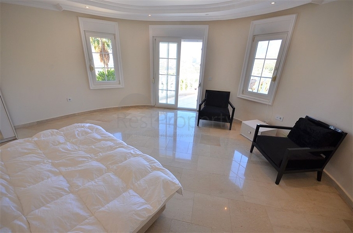 اطلالة بحر -فيلا مستقلة مع مسبح خاص -3 غرف وصالة -في كارجيجاك / الانيا 