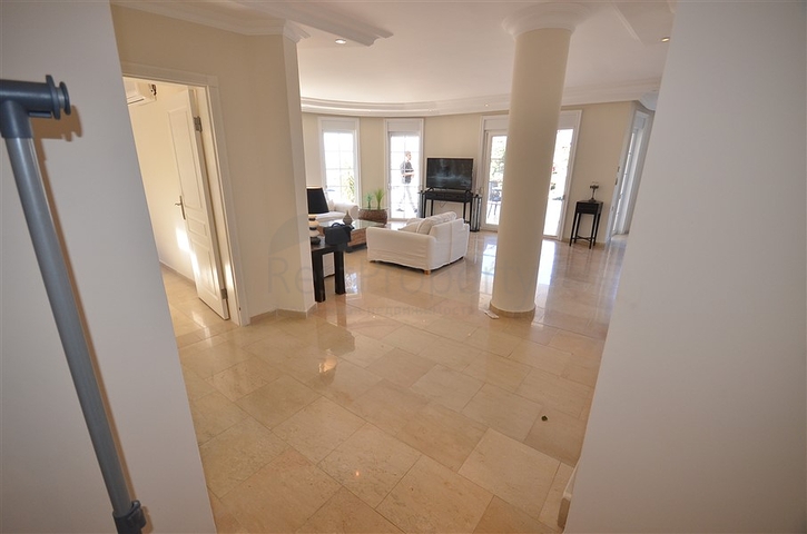 اطلالة بحر -فيلا مستقلة مع مسبح خاص -3 غرف وصالة -في كارجيجاك / الانيا 