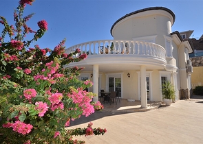 اطلالة بحر -فيلا مستقلة مع مسبح خاص -3 غرف وصالة -في كارجيجاك / الانيا 