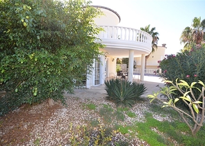 اطلالة بحر -فيلا مستقلة مع مسبح خاص -3 غرف وصالة -في كارجيجاك / الانيا 