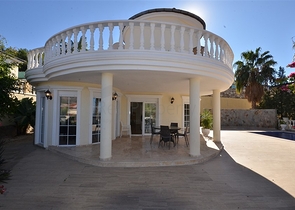 اطلالة بحر -فيلا مستقلة مع مسبح خاص -3 غرف وصالة -في كارجيجاك / الانيا 