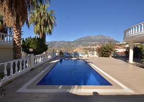 اطلالة بحر -فيلا مستقلة مع مسبح خاص -3 غرف وصالة -في كارجيجاك / الانيا 