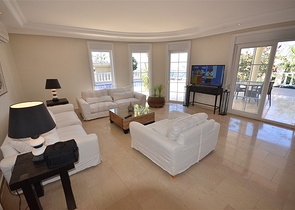 اطلالة بحر -فيلا مستقلة مع مسبح خاص -3 غرف وصالة -في كارجيجاك / الانيا 