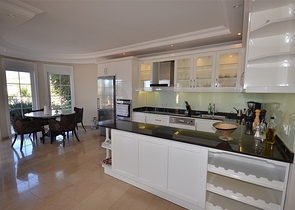 اطلالة بحر -فيلا مستقلة مع مسبح خاص -3 غرف وصالة -في كارجيجاك / الانيا 