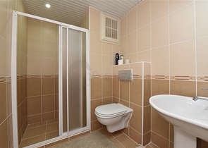 دوبلكس عائلية واسعة -4 غرف وصالة -في محمودلار / الانيا