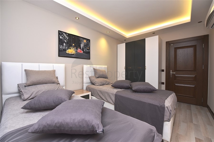 دوبلكس عائلية واسعة باطلالة بحر - ضمن مجمع سكني في محمودلار / الانيا 