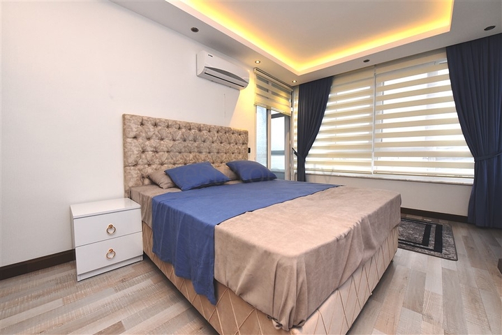 دوبلكس عائلية واسعة باطلالة بحر - ضمن مجمع سكني في محمودلار / الانيا 