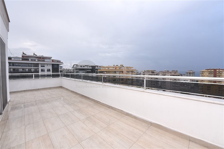 دوبلكس عائلية واسعة باطلالة بحر - ضمن مجمع سكني في محمودلار / الانيا 