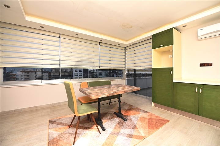 دوبلكس عائلية واسعة باطلالة بحر - ضمن مجمع سكني في محمودلار / الانيا 