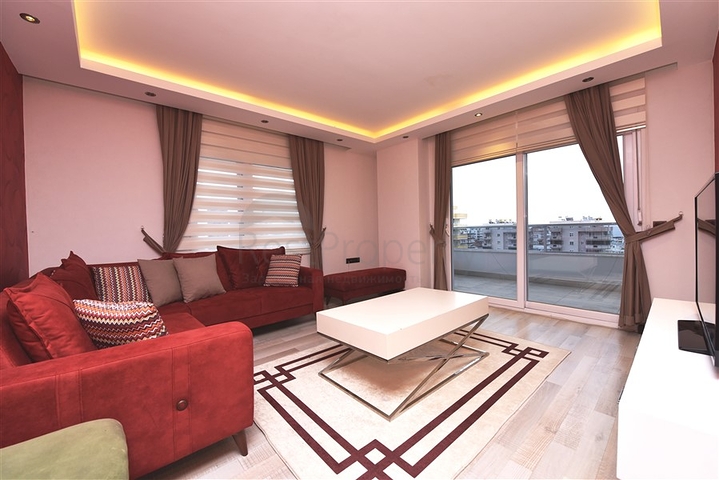 دوبلكس عائلية واسعة باطلالة بحر - ضمن مجمع سكني في محمودلار / الانيا 