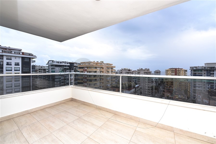 دوبلكس عائلية واسعة باطلالة بحر - ضمن مجمع سكني في محمودلار / الانيا 