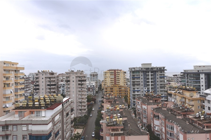 دوبلكس عائلية واسعة باطلالة بحر - ضمن مجمع سكني في محمودلار / الانيا 