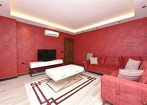 دوبلكس عائلية واسعة باطلالة بحر - ضمن مجمع سكني في محمودلار / الانيا 