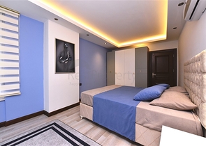 دوبلكس عائلية واسعة باطلالة بحر - ضمن مجمع سكني في محمودلار / الانيا 