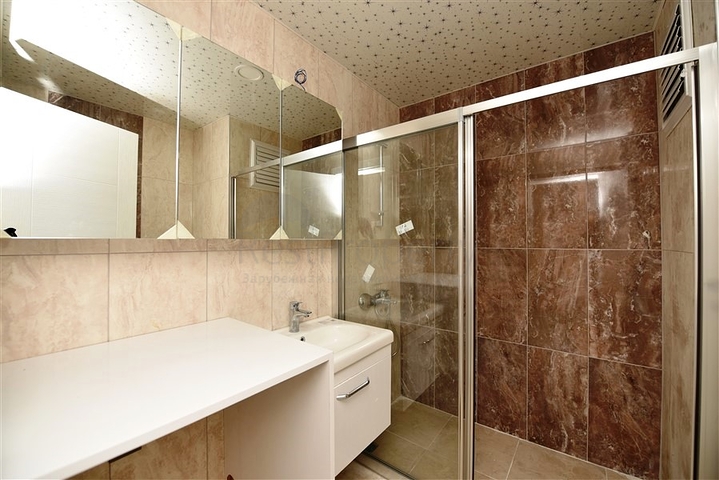 مطبخ منفصل - شقة 2 غرفة وصالة -جديدة- في مركز الانيا 