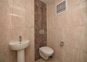 مطبخ منفصل - شقة 2 غرفة وصالة -جديدة- في مركز الانيا 