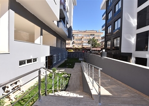 مطبخ منفصل - شقة 2 غرفة وصالة -جديدة- في مركز الانيا 