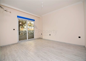 مطبخ منفصل - شقة 2 غرفة وصالة -جديدة- في مركز الانيا 