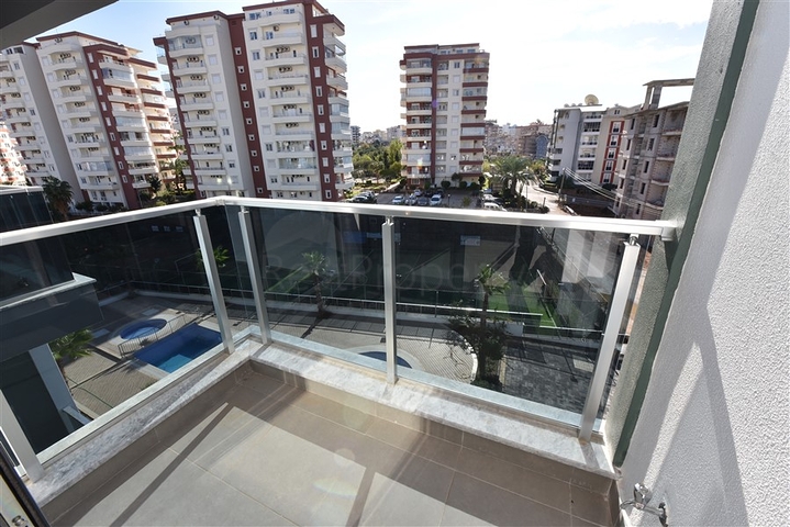 بنتهاوس جديدة في اوبا - غرفتين وصالة -ضمن مجمع سكني - اوبا / الانيا 