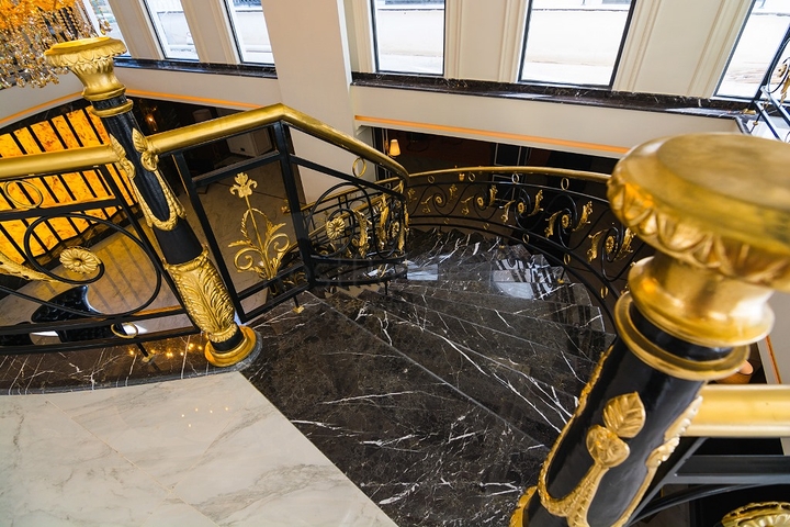 اطلالة بحر - مجمع 5 نجوم -شقة 2 غرفة وصالة في مركز الانيا 