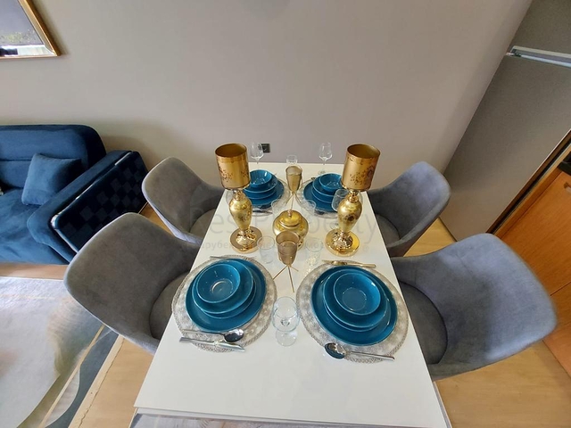 اطلالة بحر -شقة 2 غرفة وصالة -مفروشة -ضمن مجمع سكني في محمودلار / الانيا 