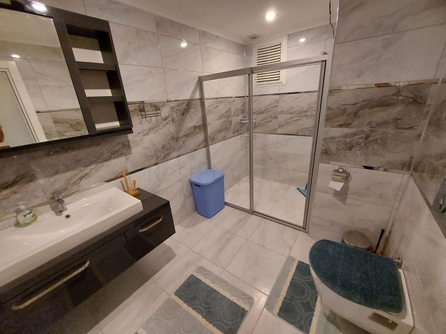 اطلالة بحر -شقة 2 غرفة وصالة -مفروشة -ضمن مجمع سكني في محمودلار / الانيا 