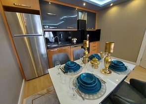 اطلالة بحر -شقة 2 غرفة وصالة -مفروشة -ضمن مجمع سكني في محمودلار / الانيا 