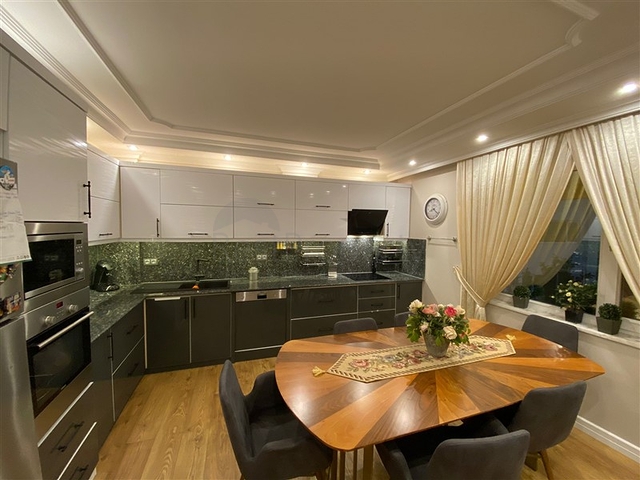 اطلالة بحر - دوبلكس واسعة 3 غرف وصالة -في كاستل / الانيا 