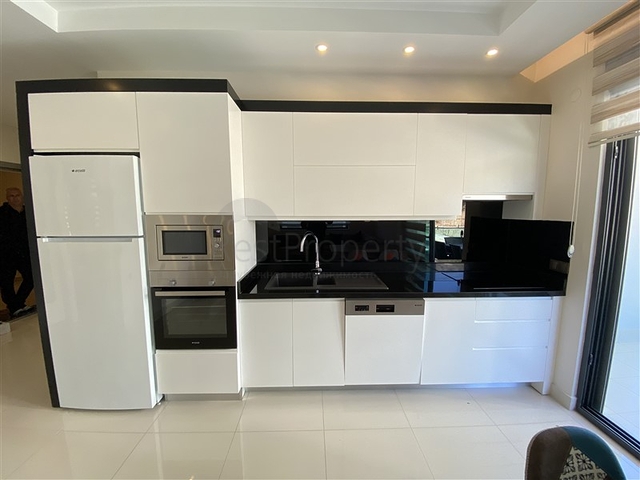 مجمع فاخر - شقة 2 غرفة وصالة -في كارجيجاك / الانيا 