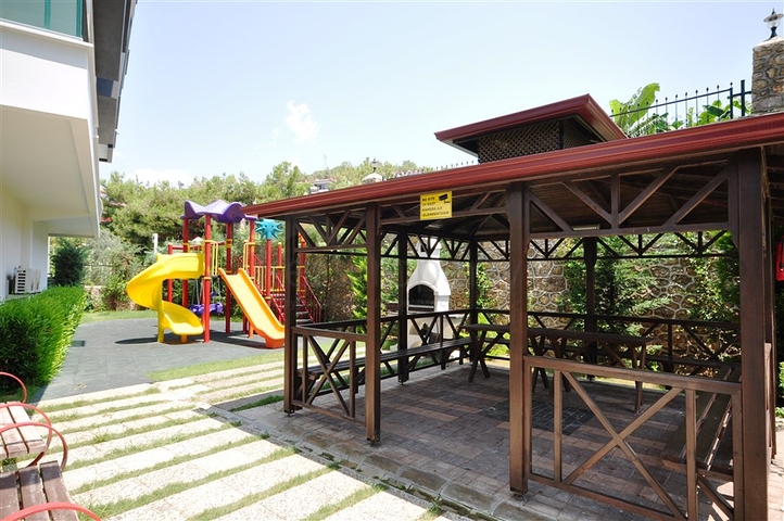 شقة اطلالة بخر -ضمن مجمع فاخر -في كارجيجاك / الانيا 