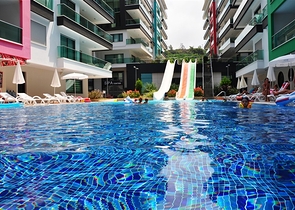 شقة اطلالة بخر -ضمن مجمع فاخر -في كارجيجاك / الانيا 