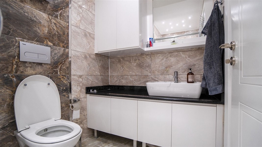 عقارات في محمودلار - شقة غرفة وصالة مؤثثة -ضمن مجمع حديث - محمودلار / الانيا 