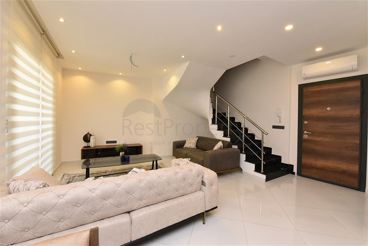 دوبلكس ضمن مجمع فاخر -قريب من البحر والخدمات في محمودلار / الانيا 