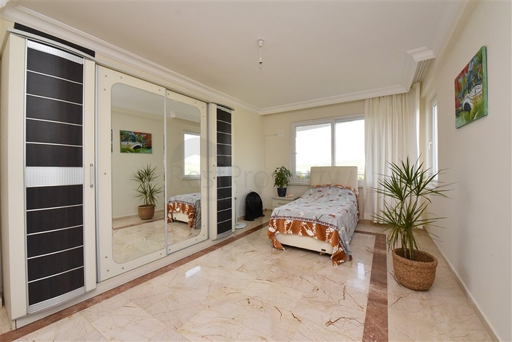 شقة بسعر مناسب - غرفتين وصالة مفروشة -في محمودلار / الانيا 