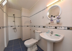 شقة بسعر مناسب - غرفتين وصالة مفروشة -في محمودلار / الانيا 