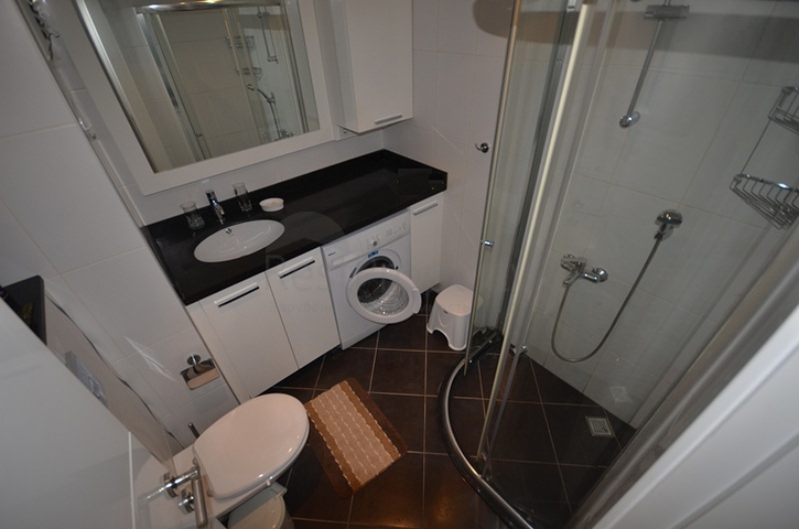 قريبة من شاطئ كليوباترا - شقة مفروشة -غرفة وصالة -في مركز الانيا 