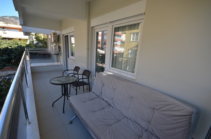 قريبة من شاطئ كليوباترا - شقة مفروشة -غرفة وصالة -في مركز الانيا 