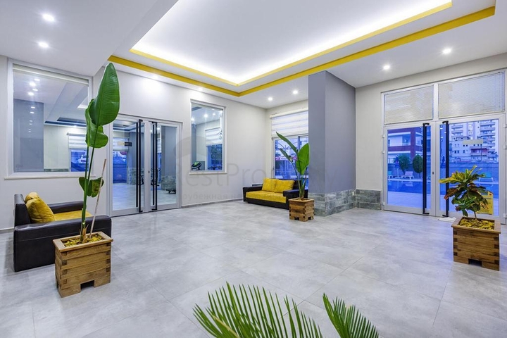 شقة واسعة - غرفة نوم وصالة -اثاث انيق -في محمودلار / الانيا 