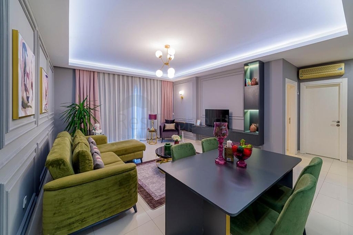 شقة واسعة - غرفة نوم وصالة -اثاث انيق -في محمودلار / الانيا 