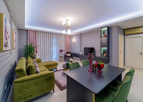 شقة واسعة - غرفة نوم وصالة -اثاث انيق -في محمودلار / الانيا 