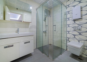 شقة واسعة - غرفة نوم وصالة -اثاث انيق -في محمودلار / الانيا 