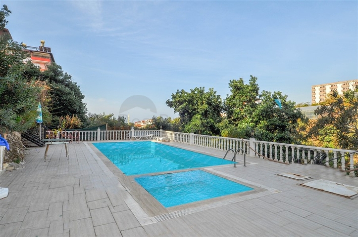 شقة للبيع في كاستل بسعر مناسب -غرفتين وصالة -اثاث انيق -كاستل / الانيا 