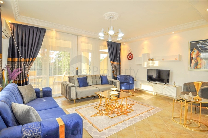 شقة للبيع في كاستل بسعر مناسب -غرفتين وصالة -اثاث انيق -كاستل / الانيا 